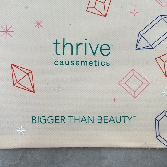 Thrive Causemetics “You’re A Gem” Makeup Bag - Picture 7 of 13